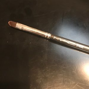MAC lip application brush