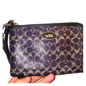COACH WRISTLET PURSE