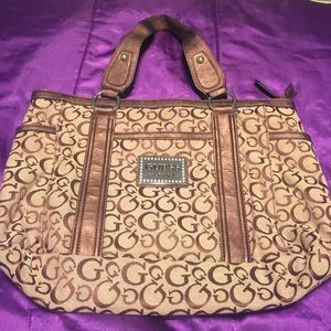 Medium size Guess purse.