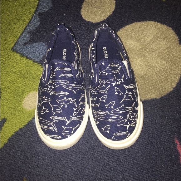 Toddler Boys Old Navy Slide Ons Sz 8 - Picture 1 of 4