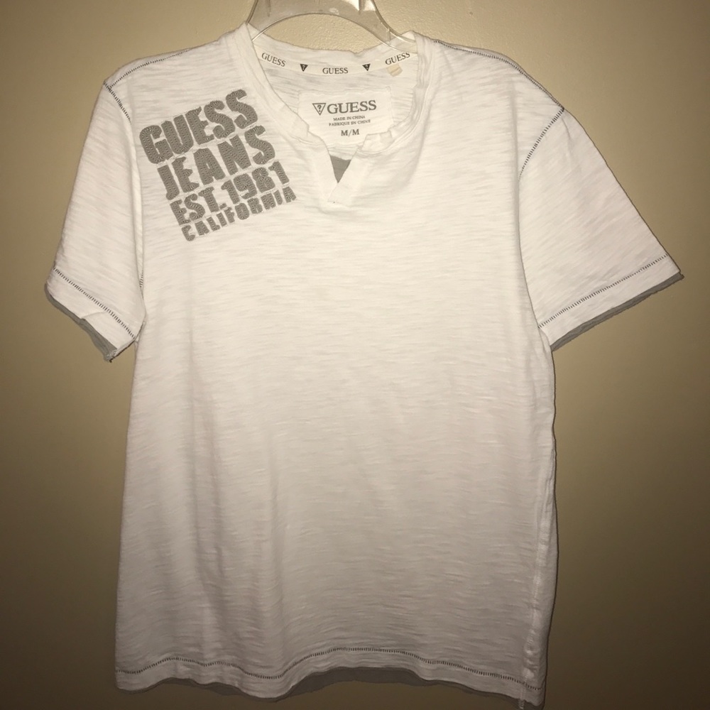 Men's Guess t-shirt