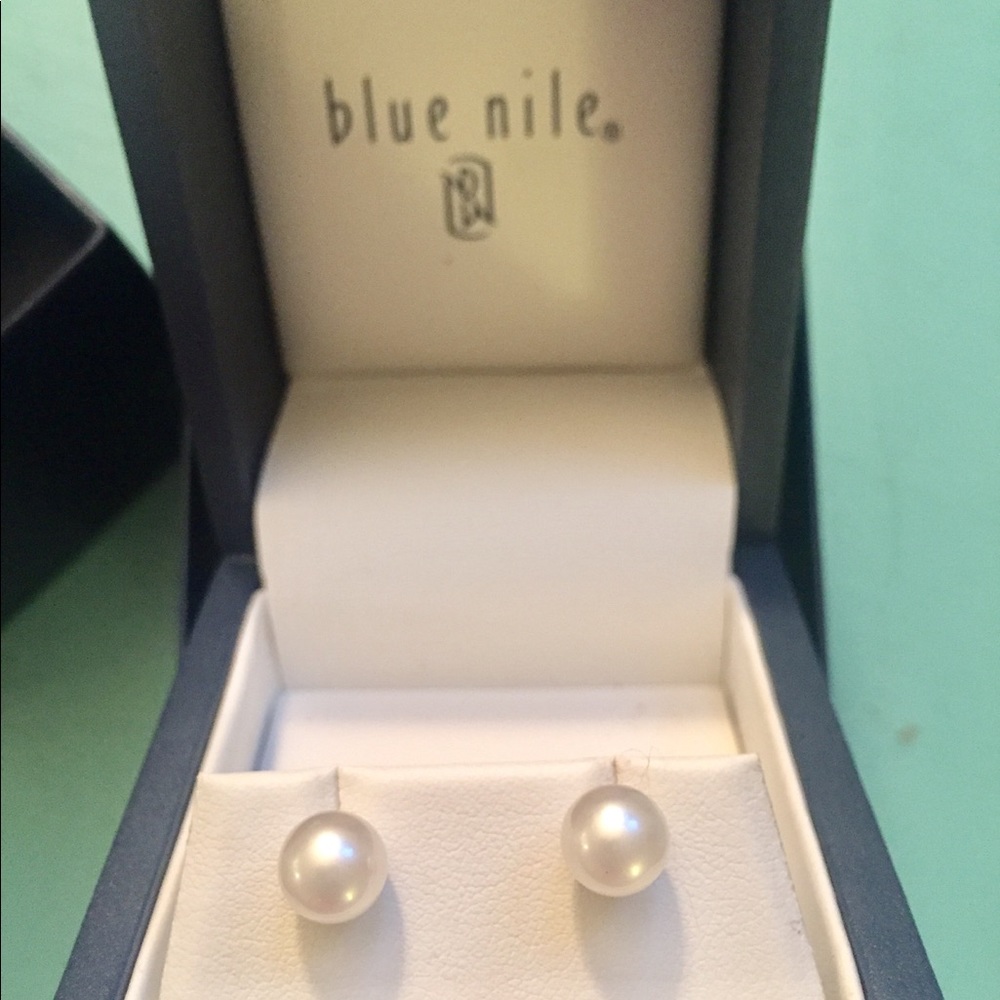Never Worn Pearl earrings (Blue Nile)