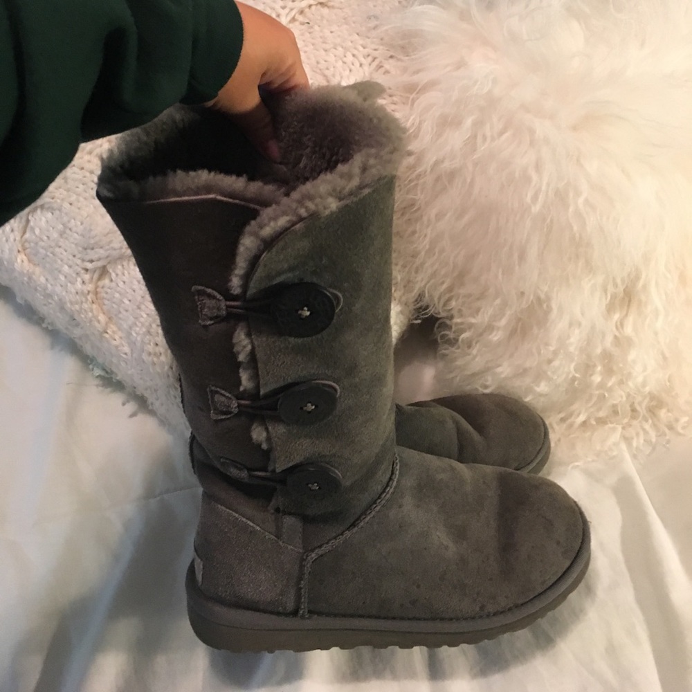 Bailey button Ugg boots like new!!