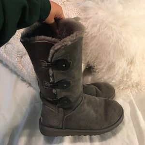 Bailey button Ugg boots like new!!
