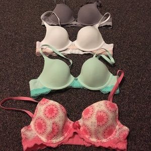 Adore me T-shirt bras 32b lot of 4!
