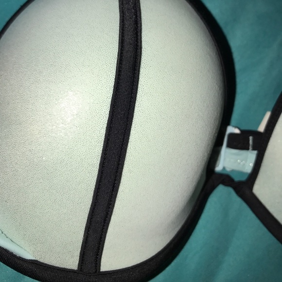 ❗️SOLD❗️VS PINK Super Cute Bikini Set - Picture 3 of 7