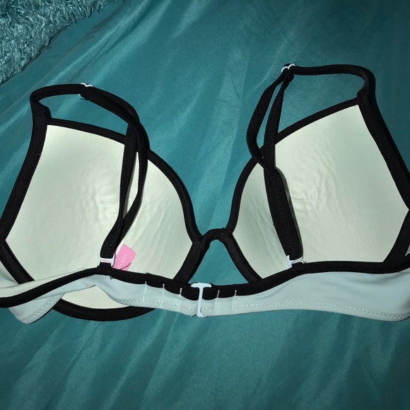 ❗️SOLD❗️VS PINK Super Cute Bikini Set - Picture 4 of 7