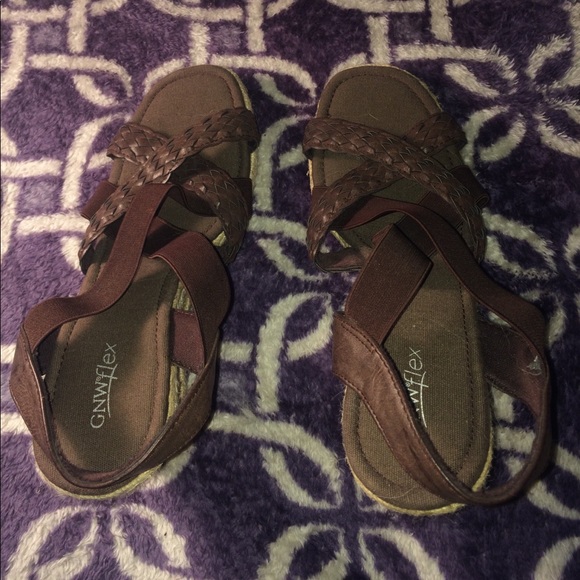 Brown GNW FLEX KAREN Fashion Wedge Sandals - Picture 2 of 5