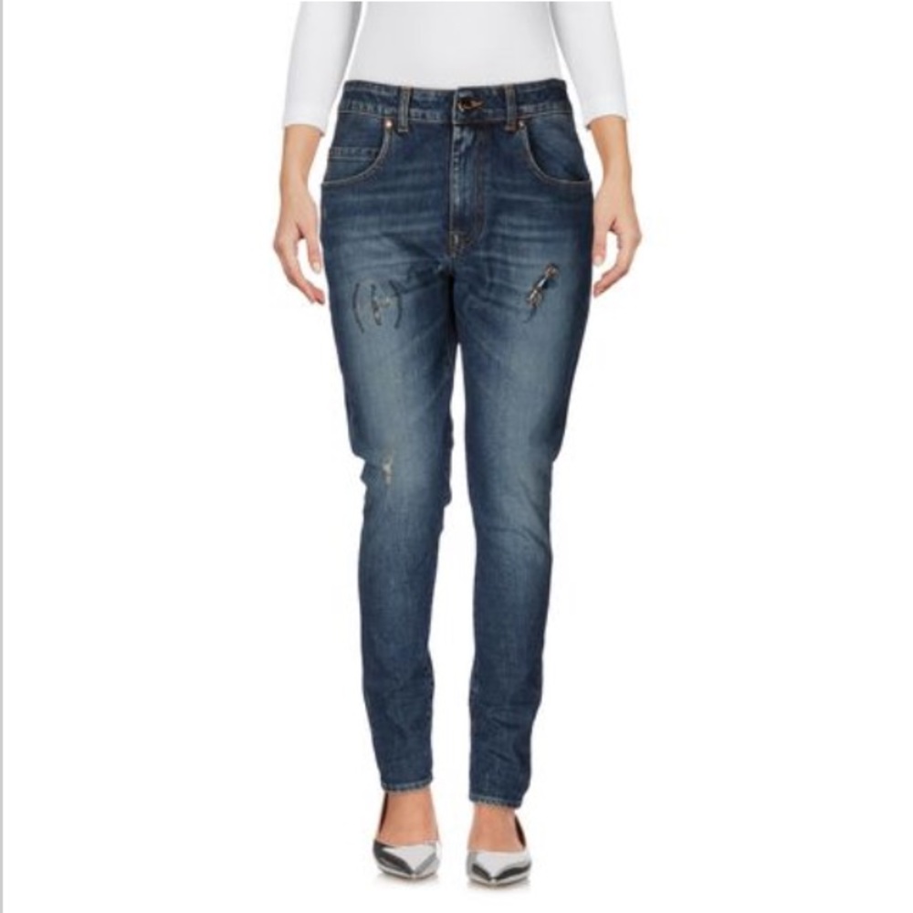 (+)People boyfriend distressed jeans