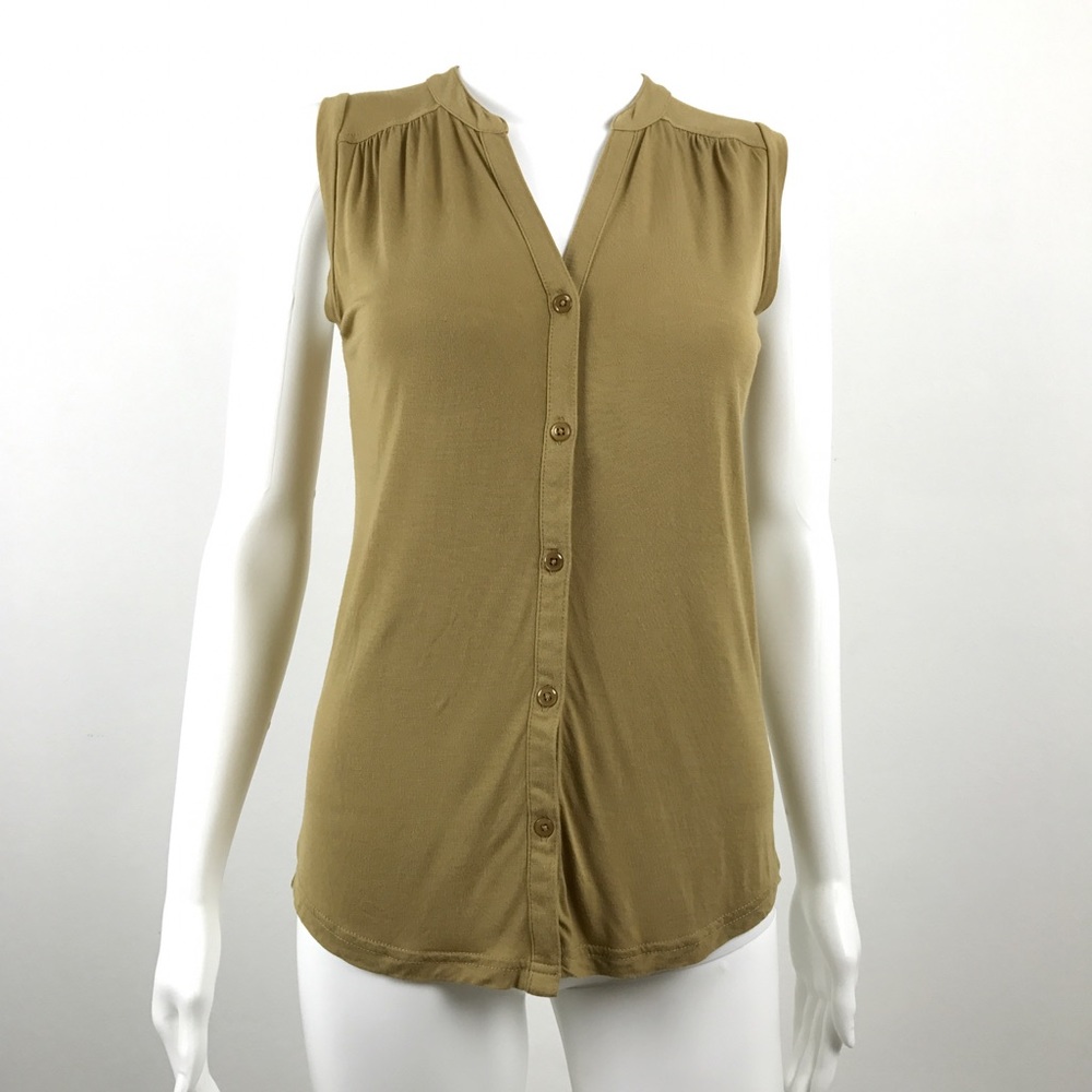 Rubbish Sleeveless Button Down Knit Shirt
