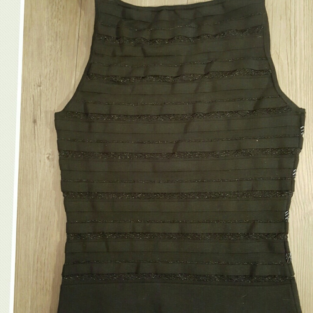 Top - Picture 2 of 3