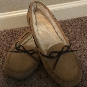 Moccasin slippers