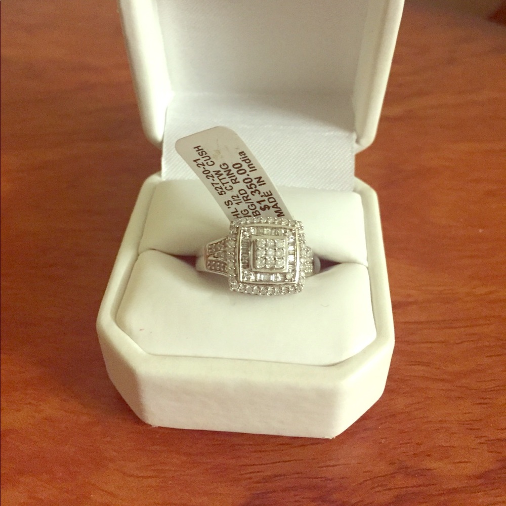 10k wedding ring! 💍