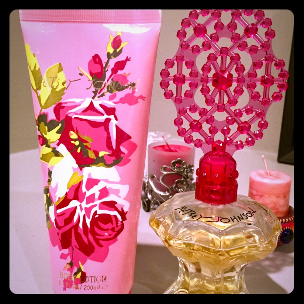 🌸🌺 Betsey Johnson Eau de Parfum & Lotion set