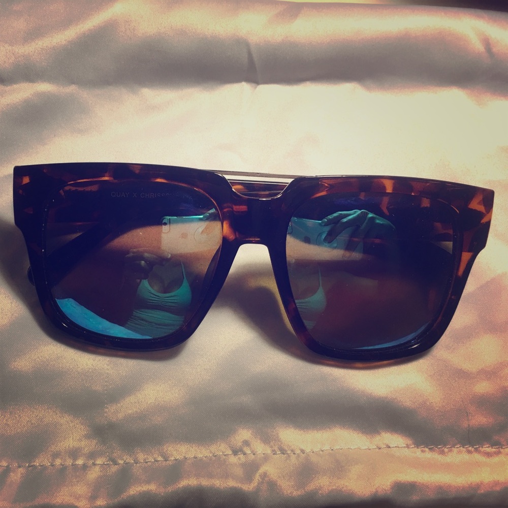 Quay on the prowl sunglasses