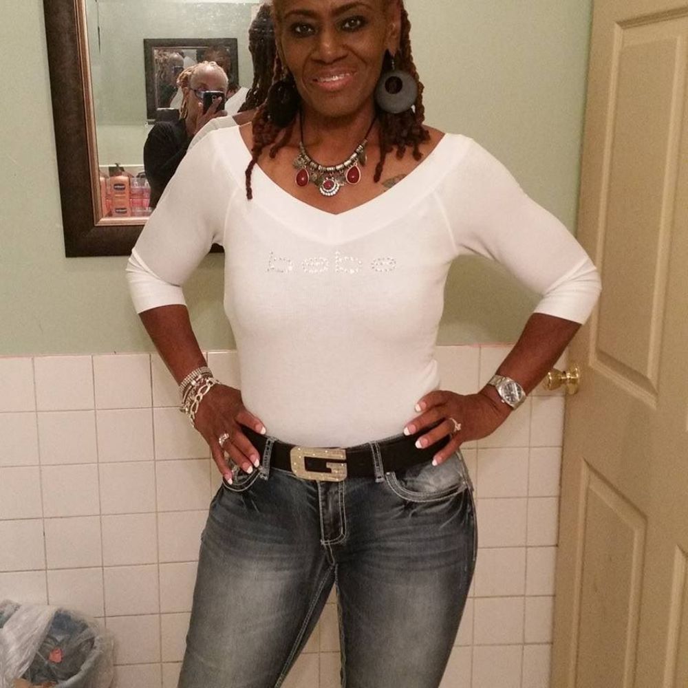 Meet your Posher, Cynthia