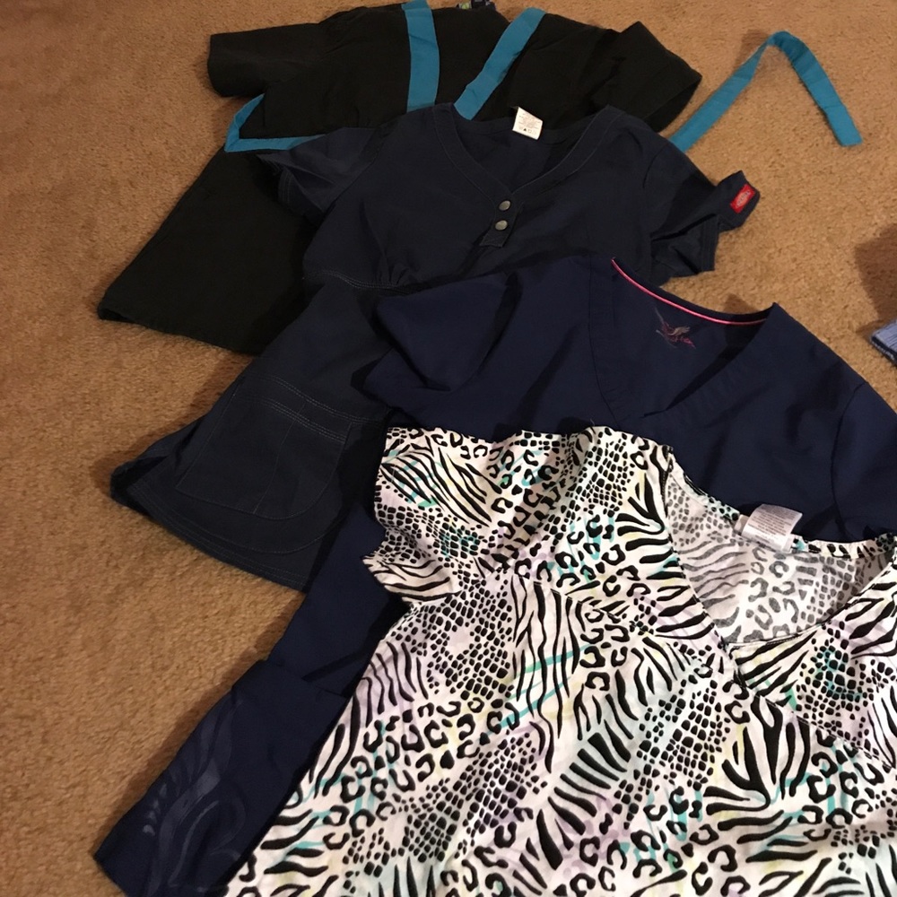 Scrubs top bundle of 4