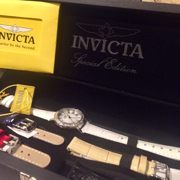 ⌚️🎁 Invicta Special Edition Watch 5 leather bands - Picture 4 of 6