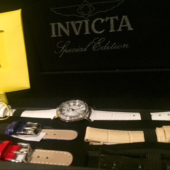 ⌚️🎁 Invicta Special Edition Watch 5 leather bands - Picture 5 of 6