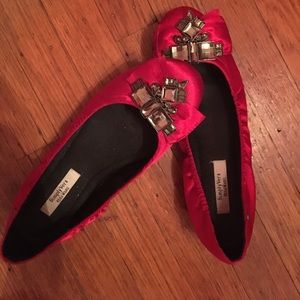 Vera Wang flats style + cold silk & red