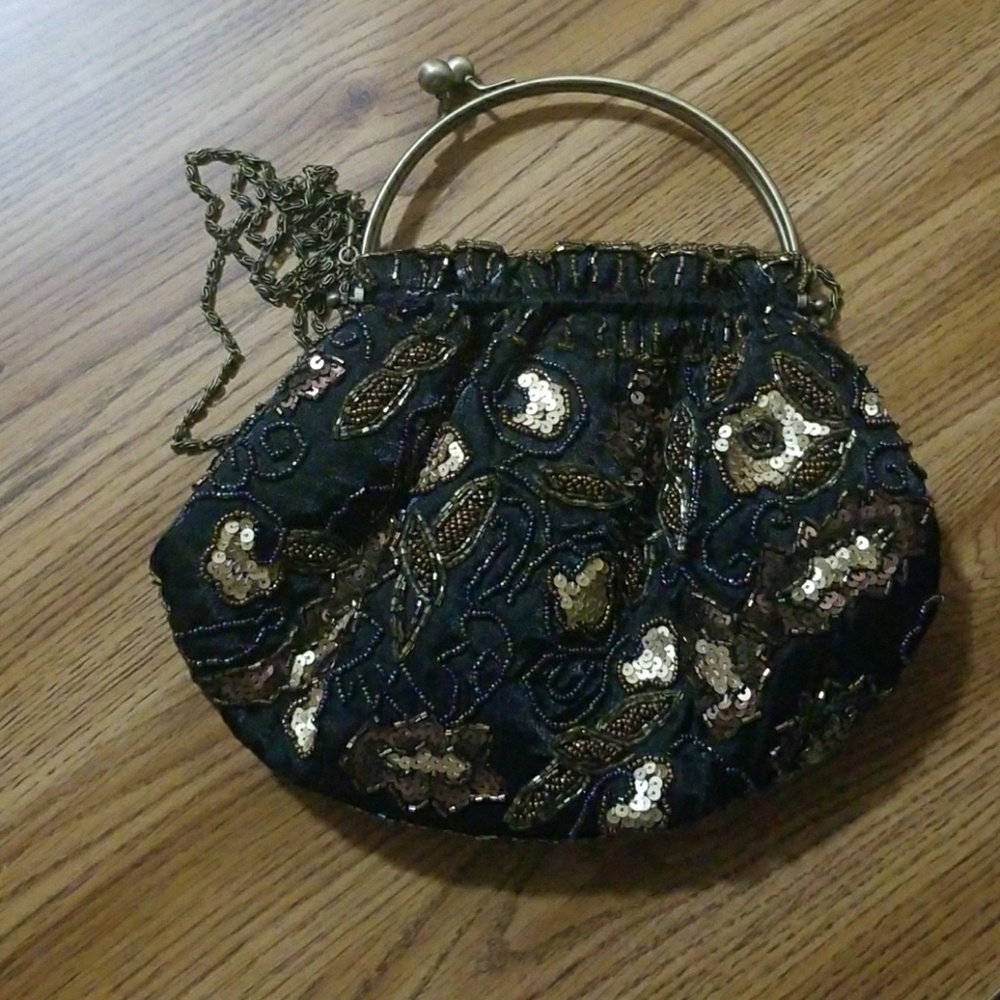 NWOT Beautiful beaded purse
