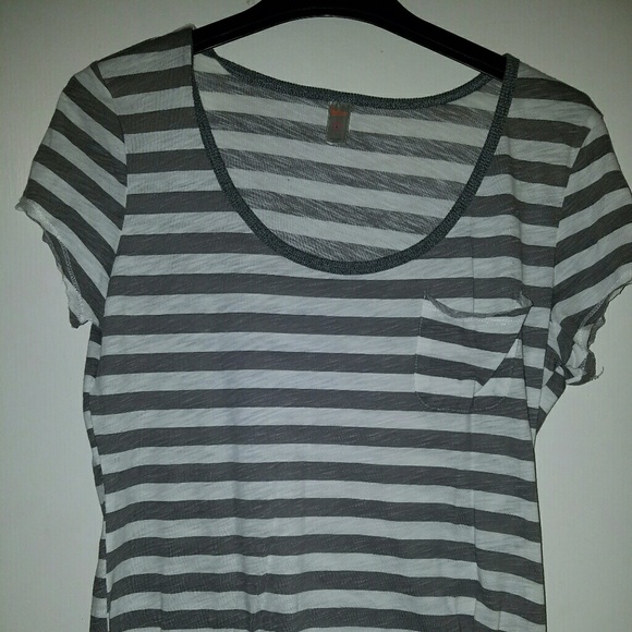 Flirtude gray and white striped shirt with pocket - Picture 1 of 1