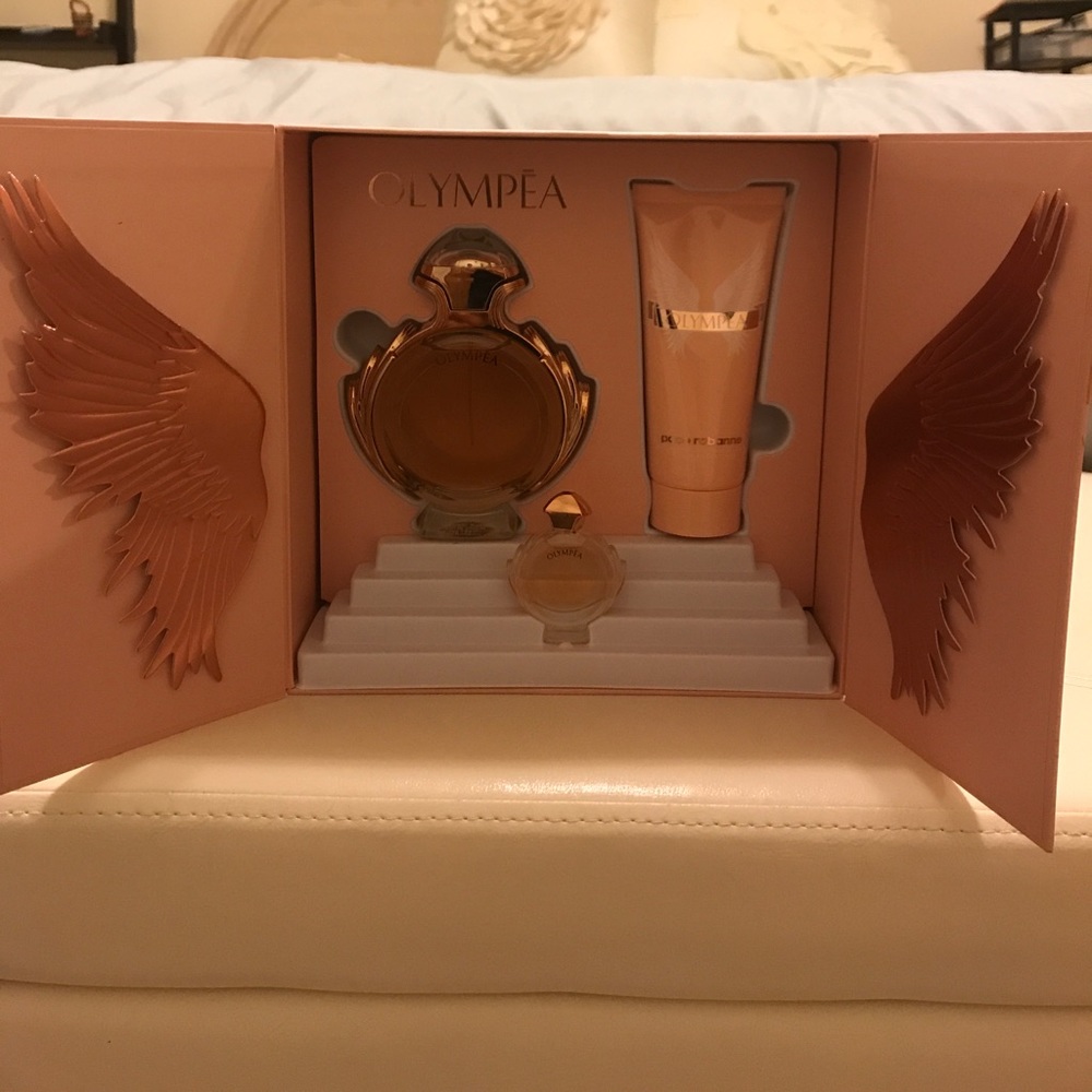 OLYMPEA WOMEN 3 PIECE GIFT SET