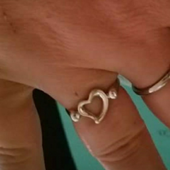 15%⬇️Tiffany & Co Elsa Peretti Open Heart Ring - Picture 3 of 4