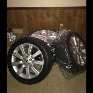 Four 20" Range Rover Land Rover Tires + Rims