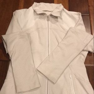⚡️flash sale⚡️LLL Forme jacket size 8 gingham VEUC