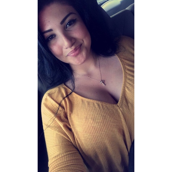 Meet your Posher, Amanda - Picture 1 of 1