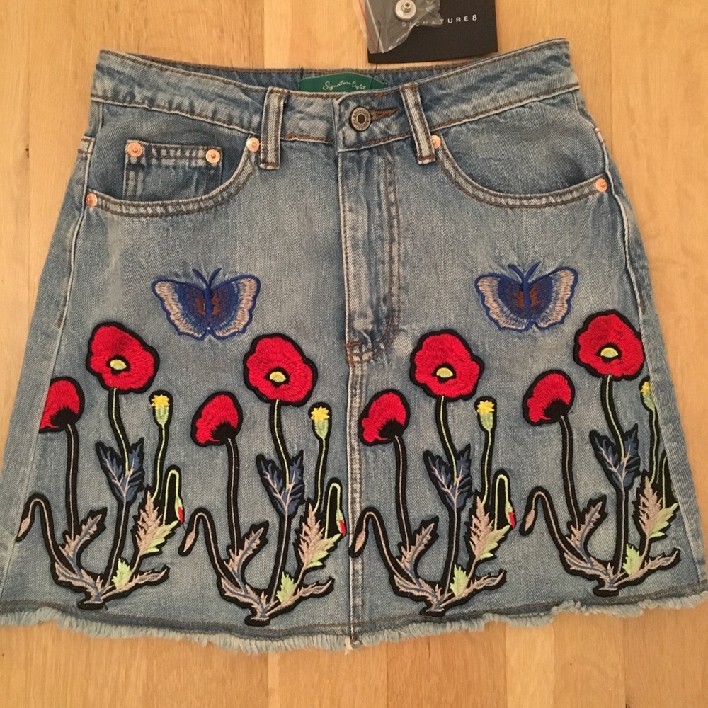 Floral embroidered denim skirt