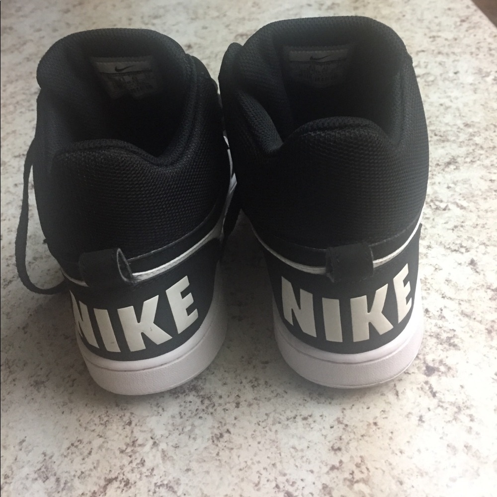 ** SOLD**Nike Court Borough Mid Tennis Shoe - Picture 2 of 3
