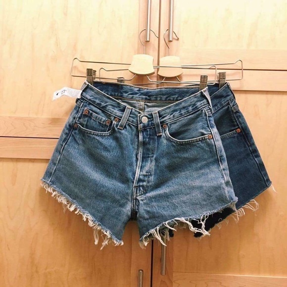 Levi's brand new unworn denim shorts - Picture 2 of 5