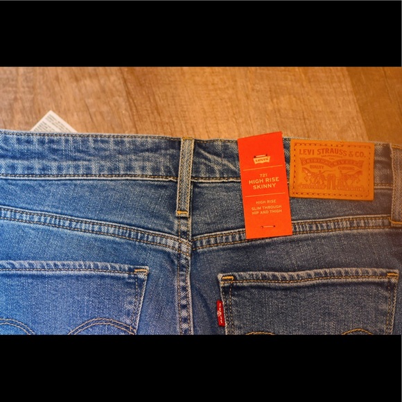 Levi's high rise skinny jean - Picture 2 of 8