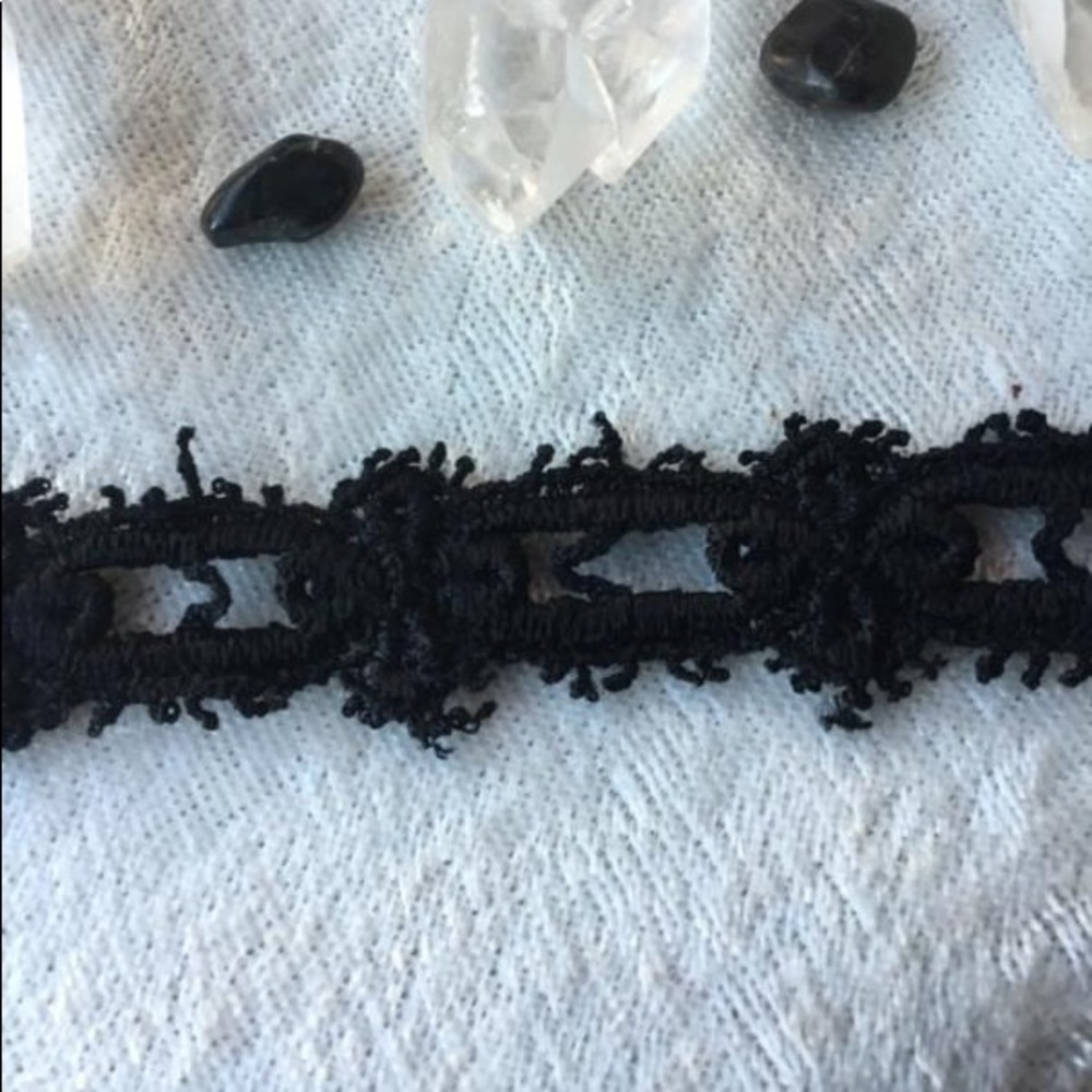 Absence Choker - Picture 2 of 2