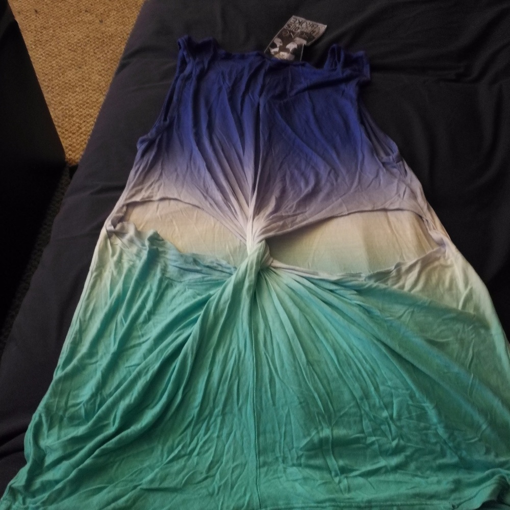 Tank, open back - Picture 2 of 3