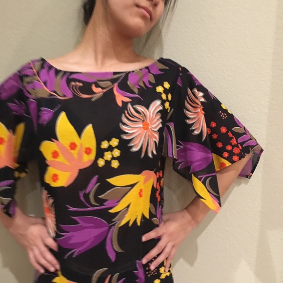 Thank you for checking out my closet! - Picture 5 of 8