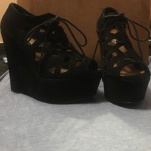 Steve Madden black platforms