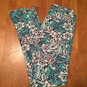 Beautiful floral one size leggings