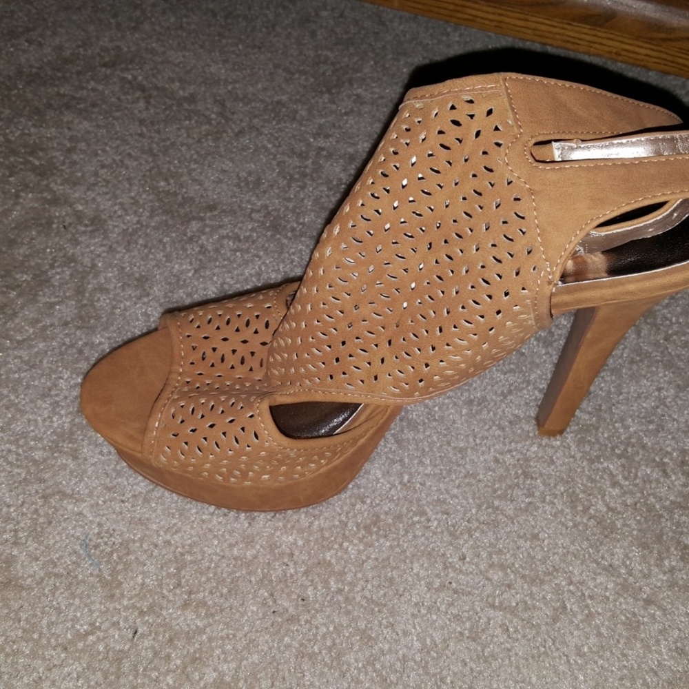 DEB Slingback Open Toe Heels Size 10