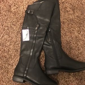SOLD 🚫 Knee High Black Boots