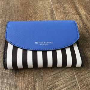 Henri Bendel wallet