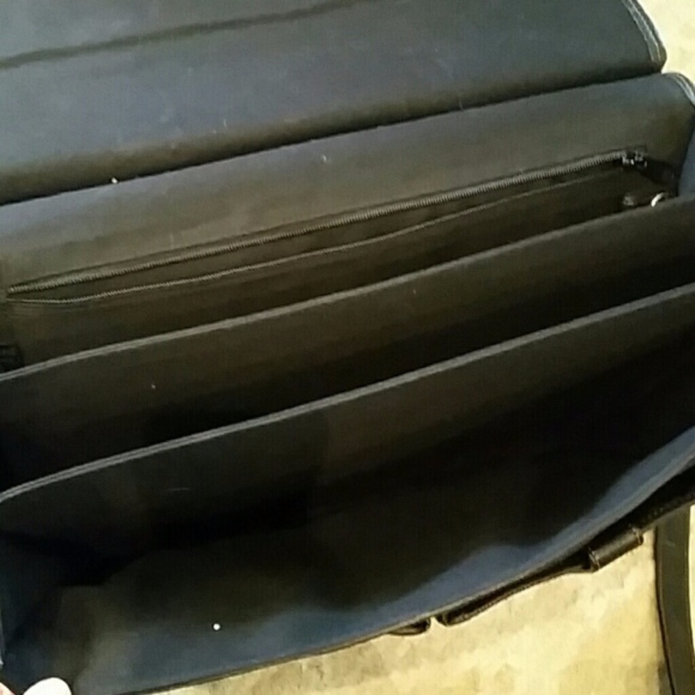 FOSSIL All Leather Briefcase - Picture 4 of 5
