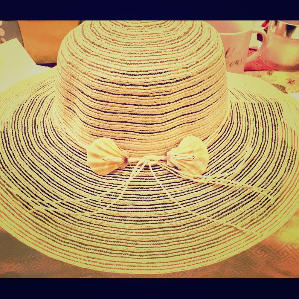 Amazing Handmade Designer Beach Seashell Hat!