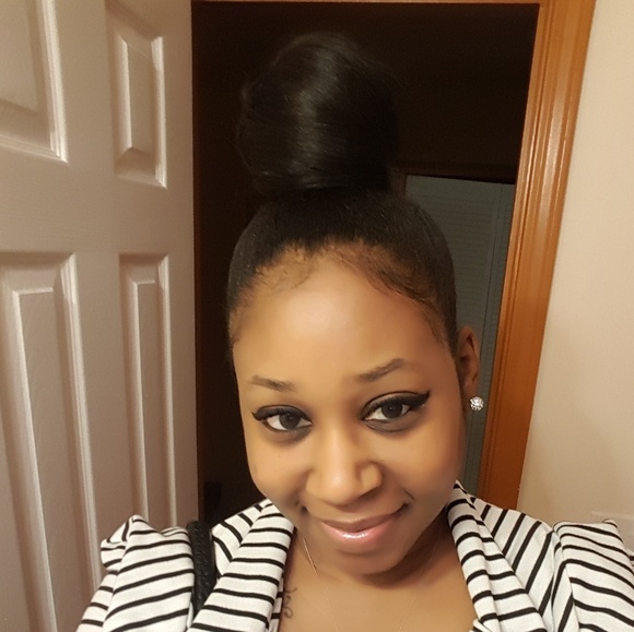 Meet your Posher, Roxii - Picture 3 of 8