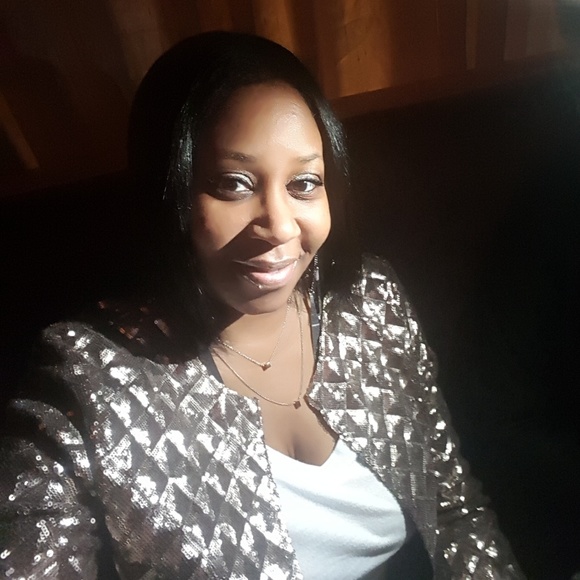 Meet your Posher, Roxii - Picture 4 of 8