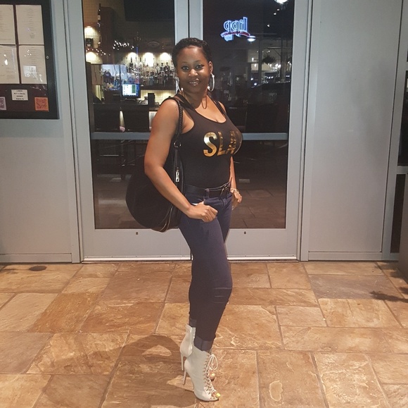 Meet your Posher, Roxii - Picture 5 of 8