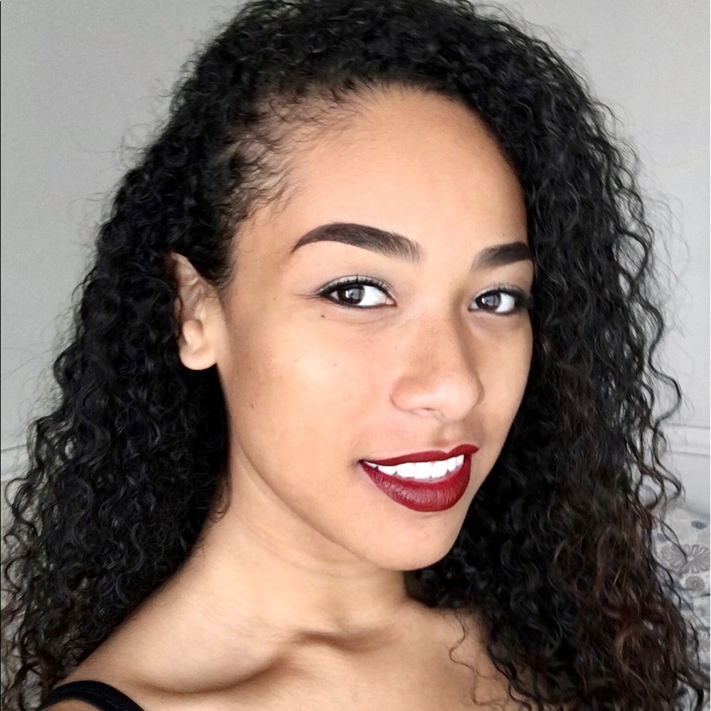 Meet your Posher, Laura