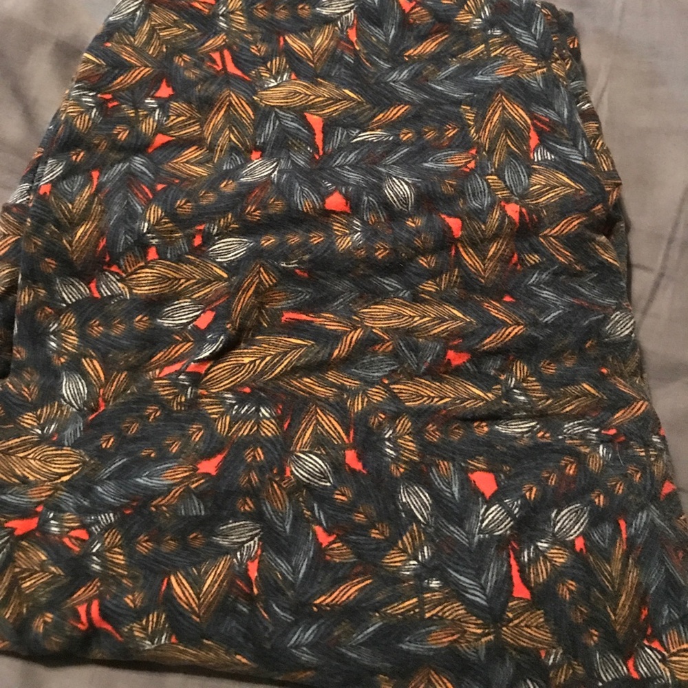 Lularoe feather leggings